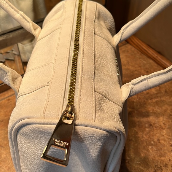 New Victoria’s Secret Handbag - Picture 4 of 7